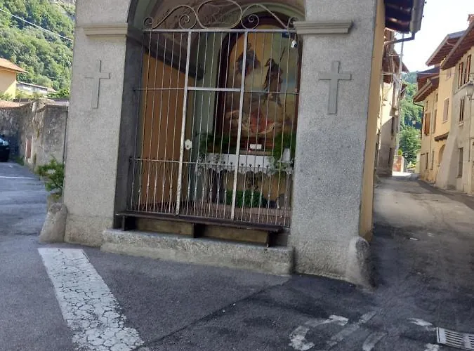 Cortile Di Natalia * Canzo